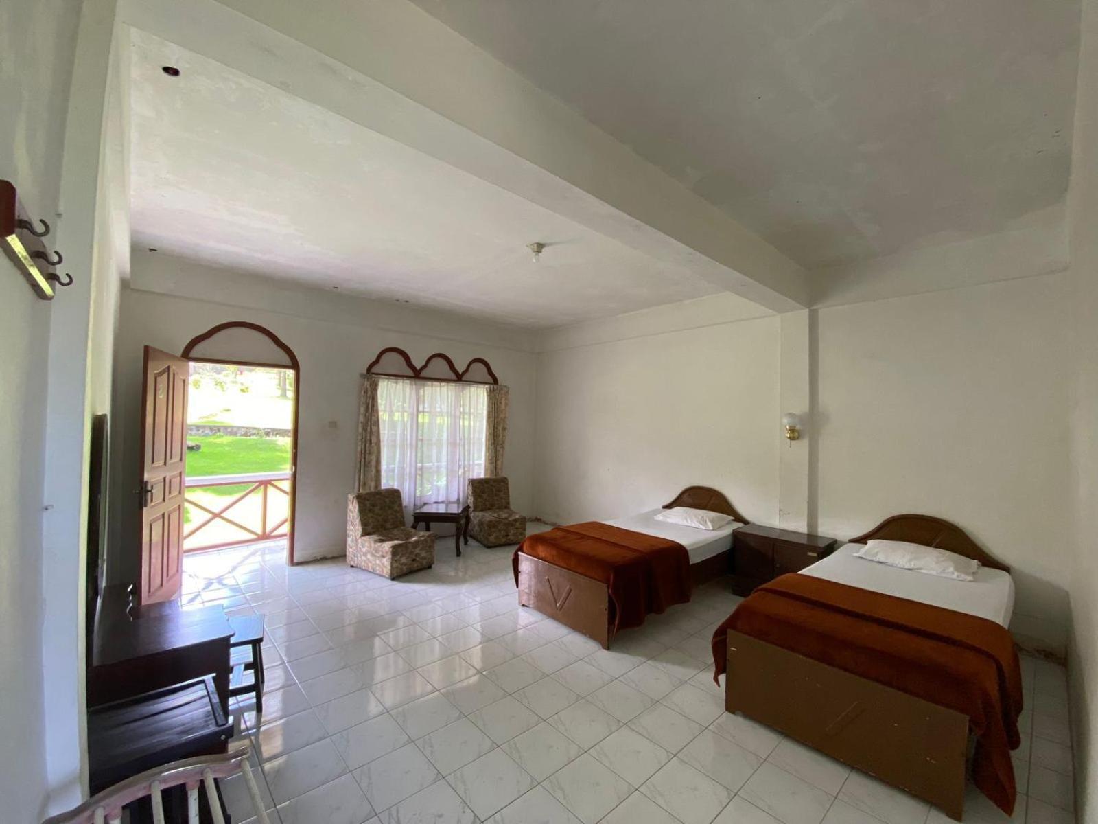 Sibayak Multinational Rest House Berastagi Ngoại thất bức ảnh