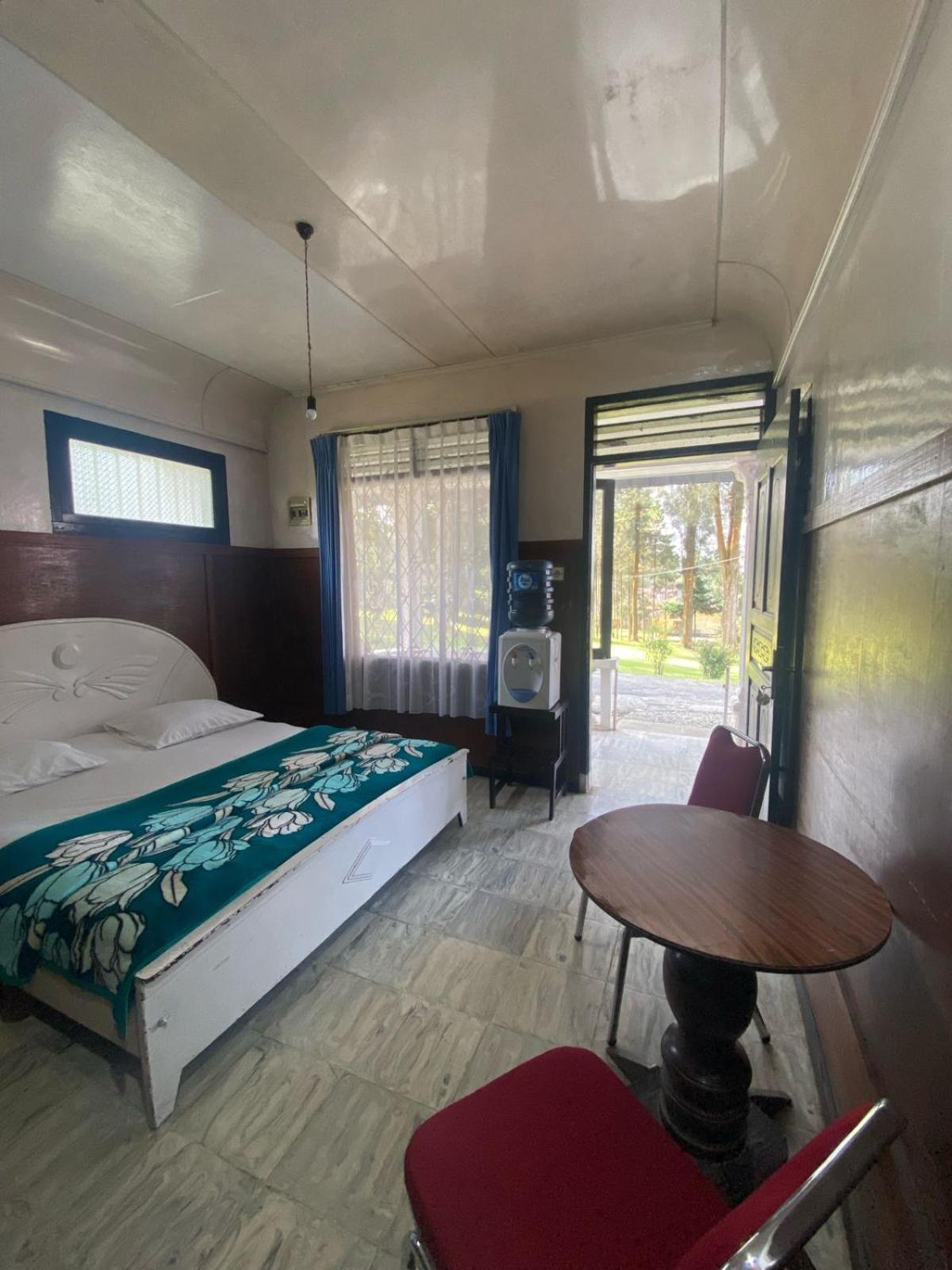Sibayak Multinational Rest House Berastagi Ngoại thất bức ảnh