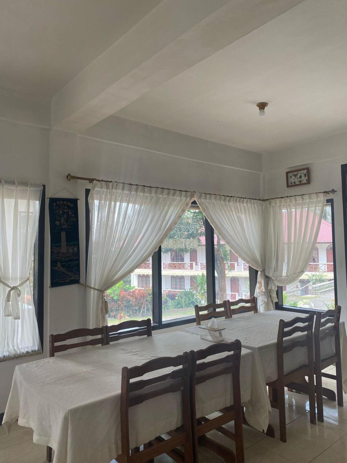 Sibayak Multinational Rest House Berastagi Ngoại thất bức ảnh