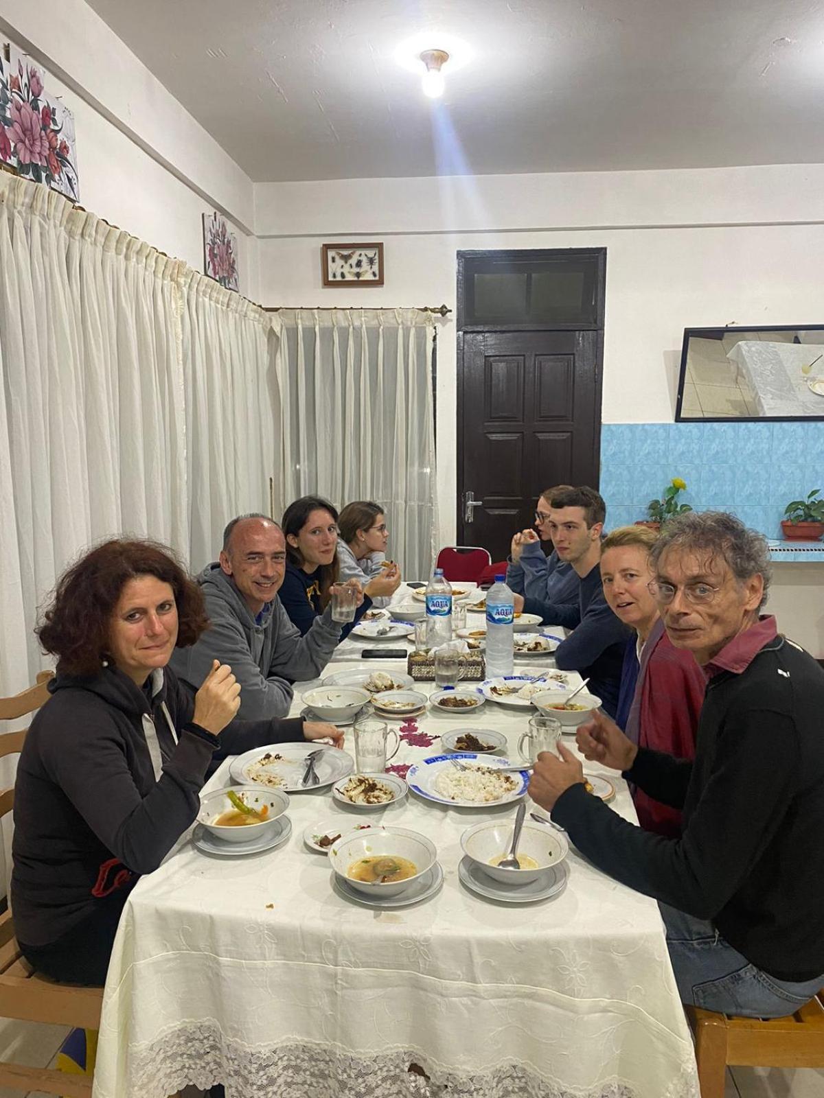 Sibayak Multinational Rest House Berastagi Ngoại thất bức ảnh