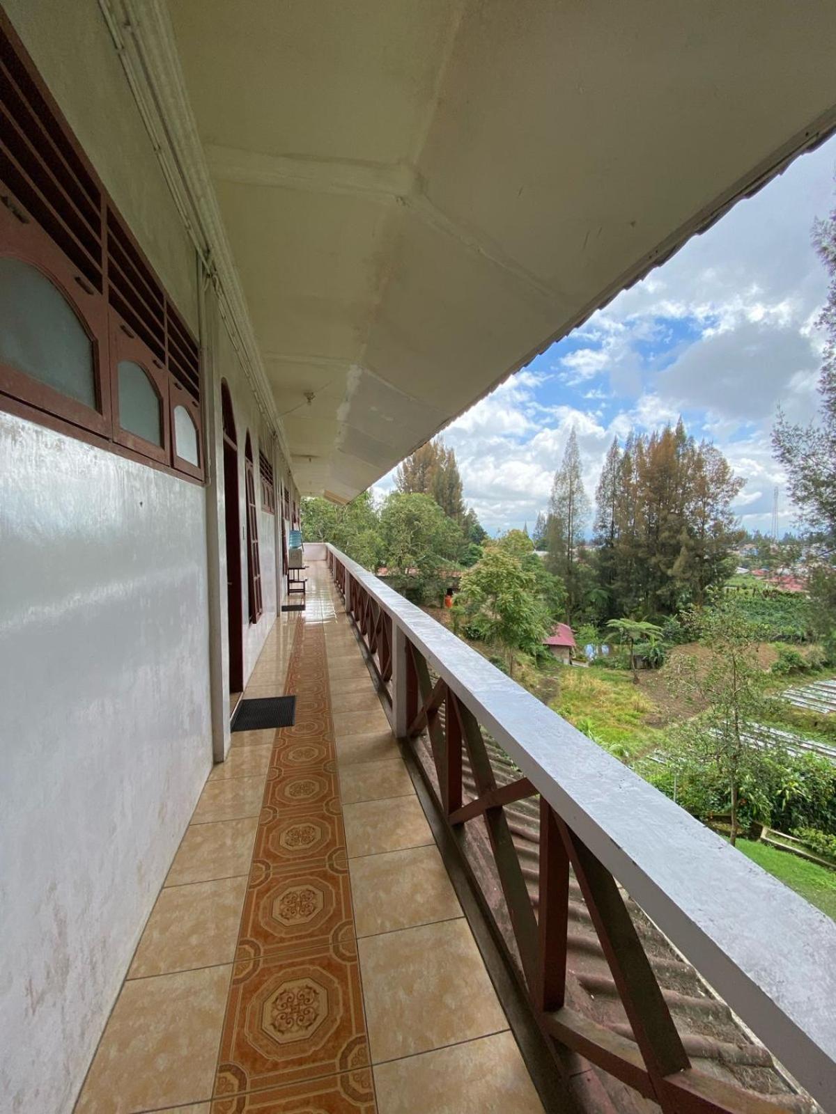 Sibayak Multinational Rest House Berastagi Ngoại thất bức ảnh