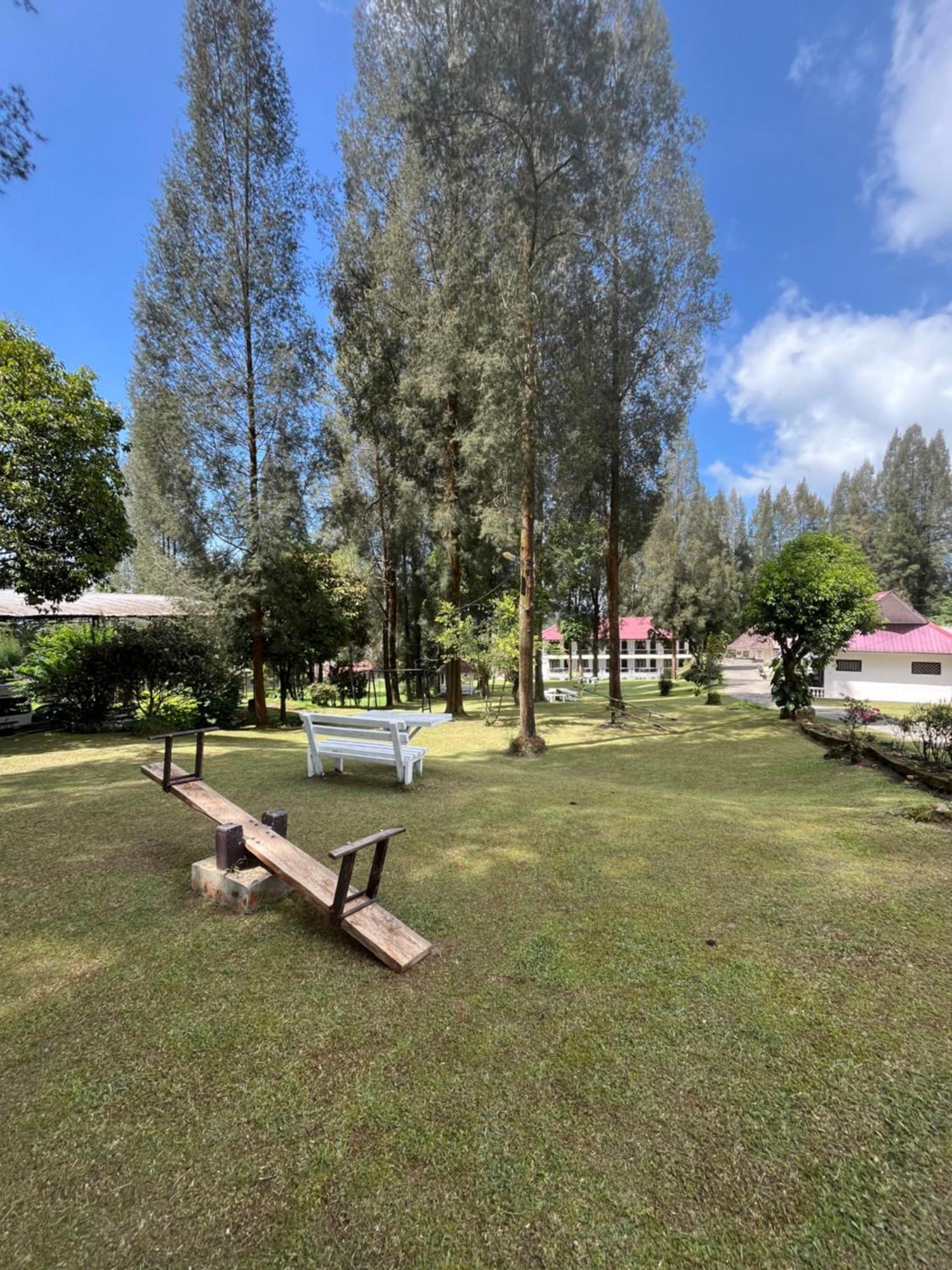 Sibayak Multinational Rest House Berastagi Ngoại thất bức ảnh